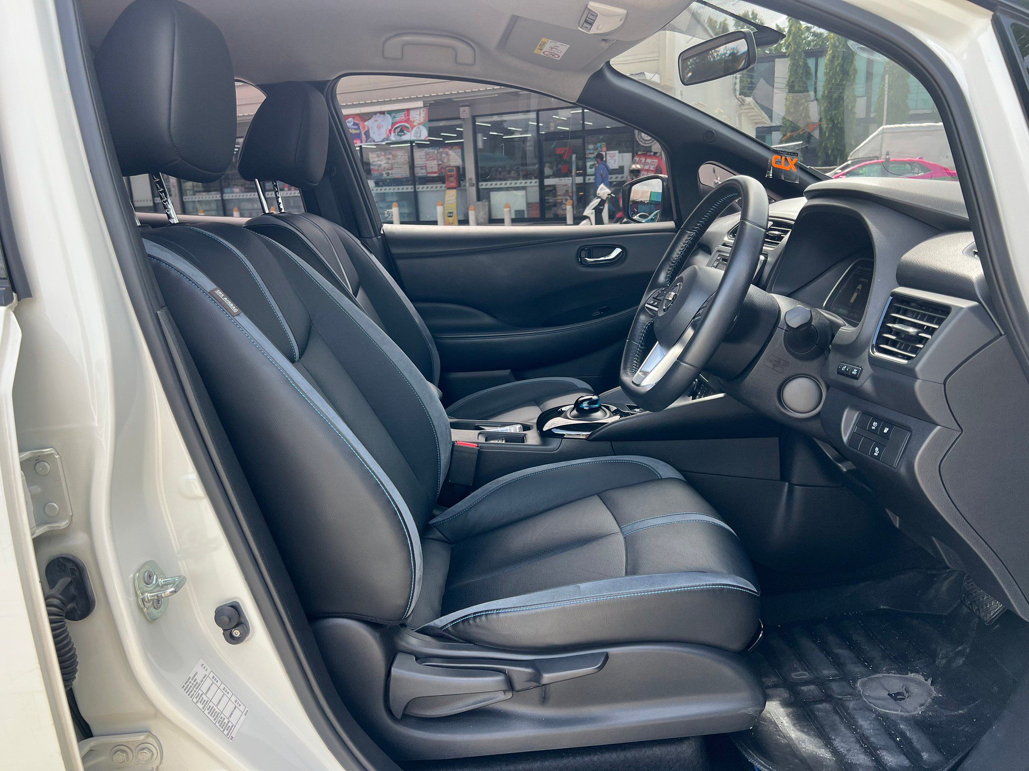 2019 NISSAN LEAF Hatch FWD (CBU,EV)