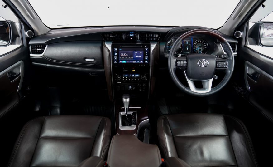 2019 TOYOTA FORTUNER 2.4 V SIGMA 4 AT/4WD