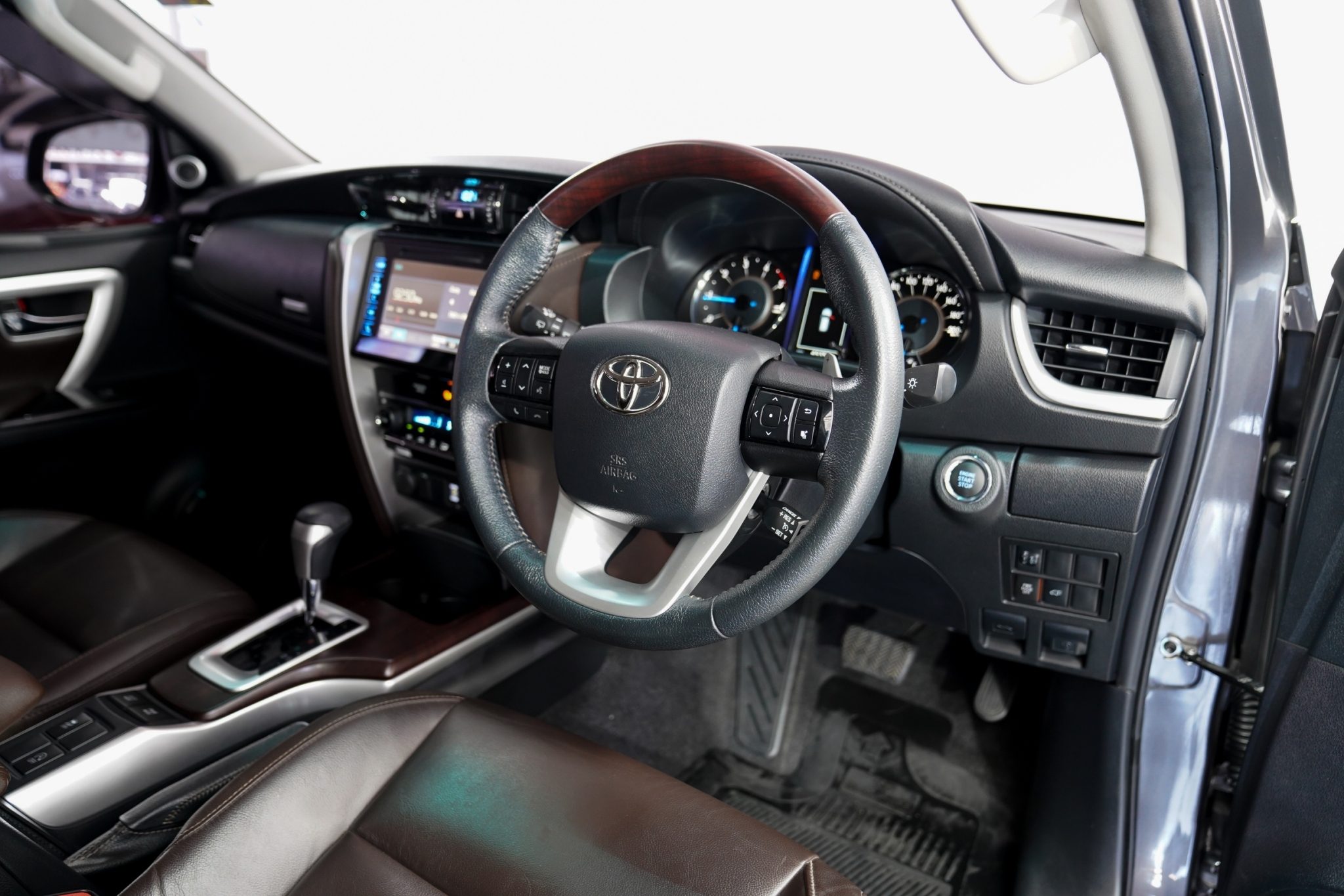 2019 TOYOTA FORTUNER 2.4 V SIGMA 4 AT/4WD