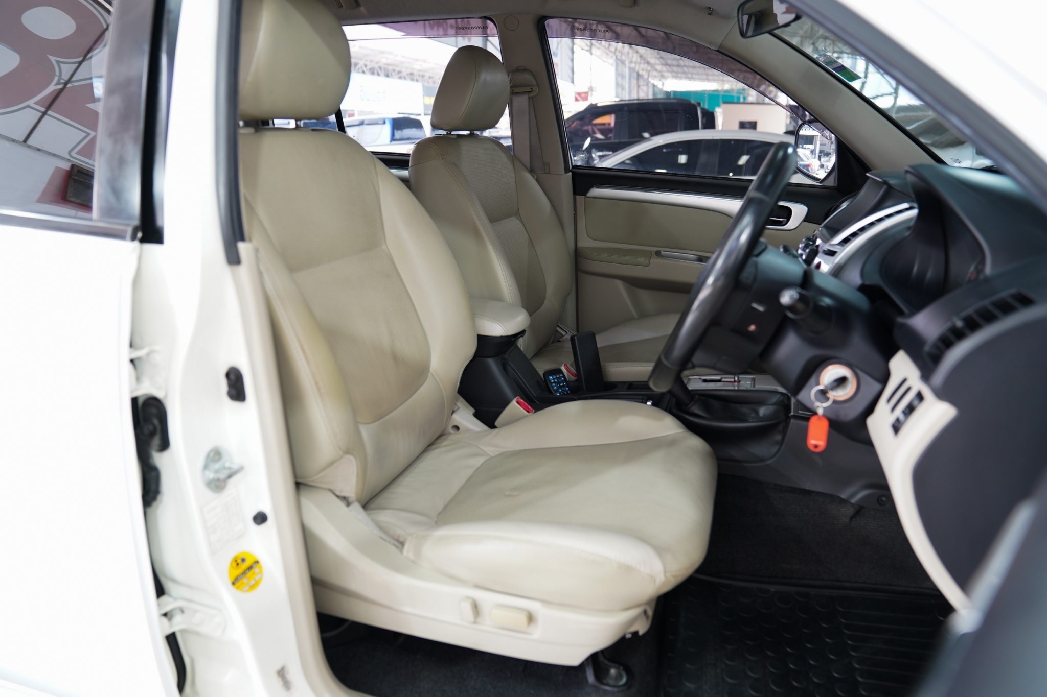 2010 MITSUBISHI PAJERO SPORT 3.2 GT AT/4WD