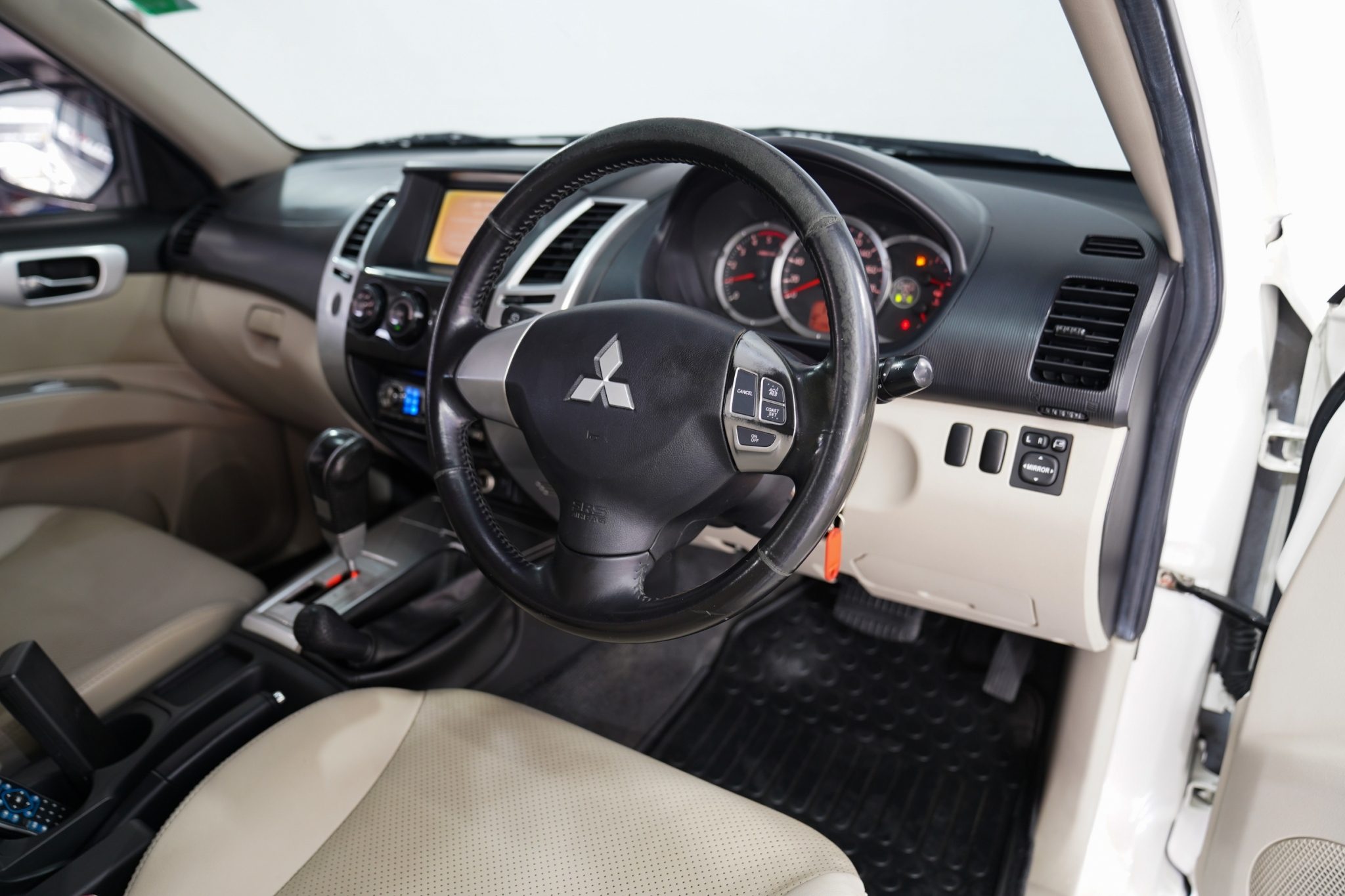 2010 MITSUBISHI PAJERO SPORT 3.2 GT AT/4WD