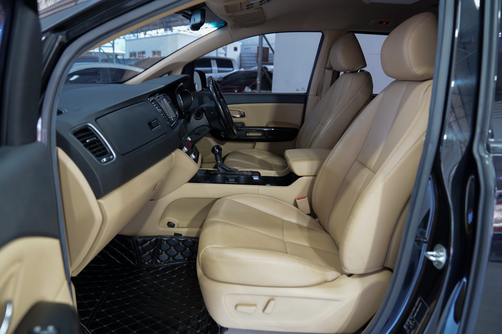 2016 Kia Grand Carnival 2.2 EX AT