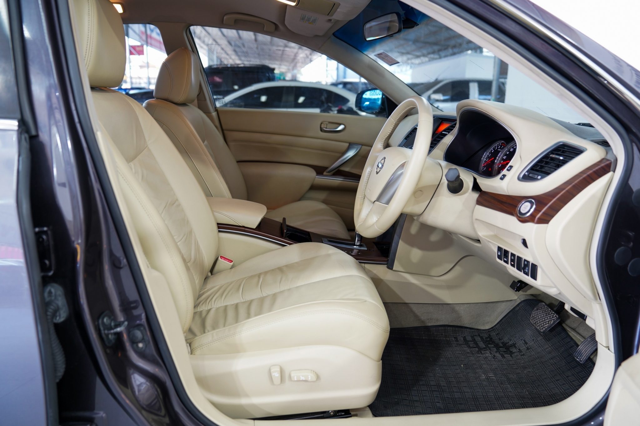 NISSAN TEANA 2.0 XL AT