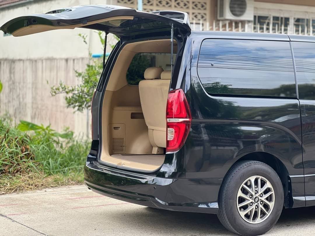 2019 Hyundai H-1 2.5 รุ่น Elite Van