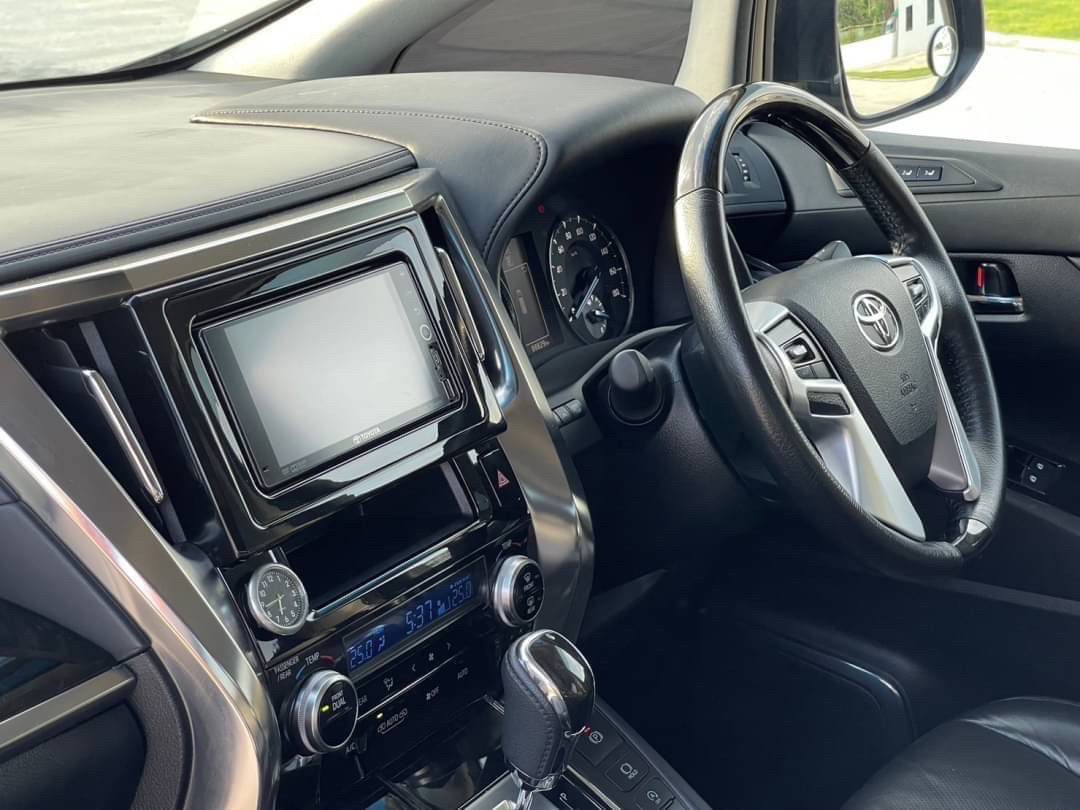 2015 Toyota Vellfire 2.5 ZG Edition