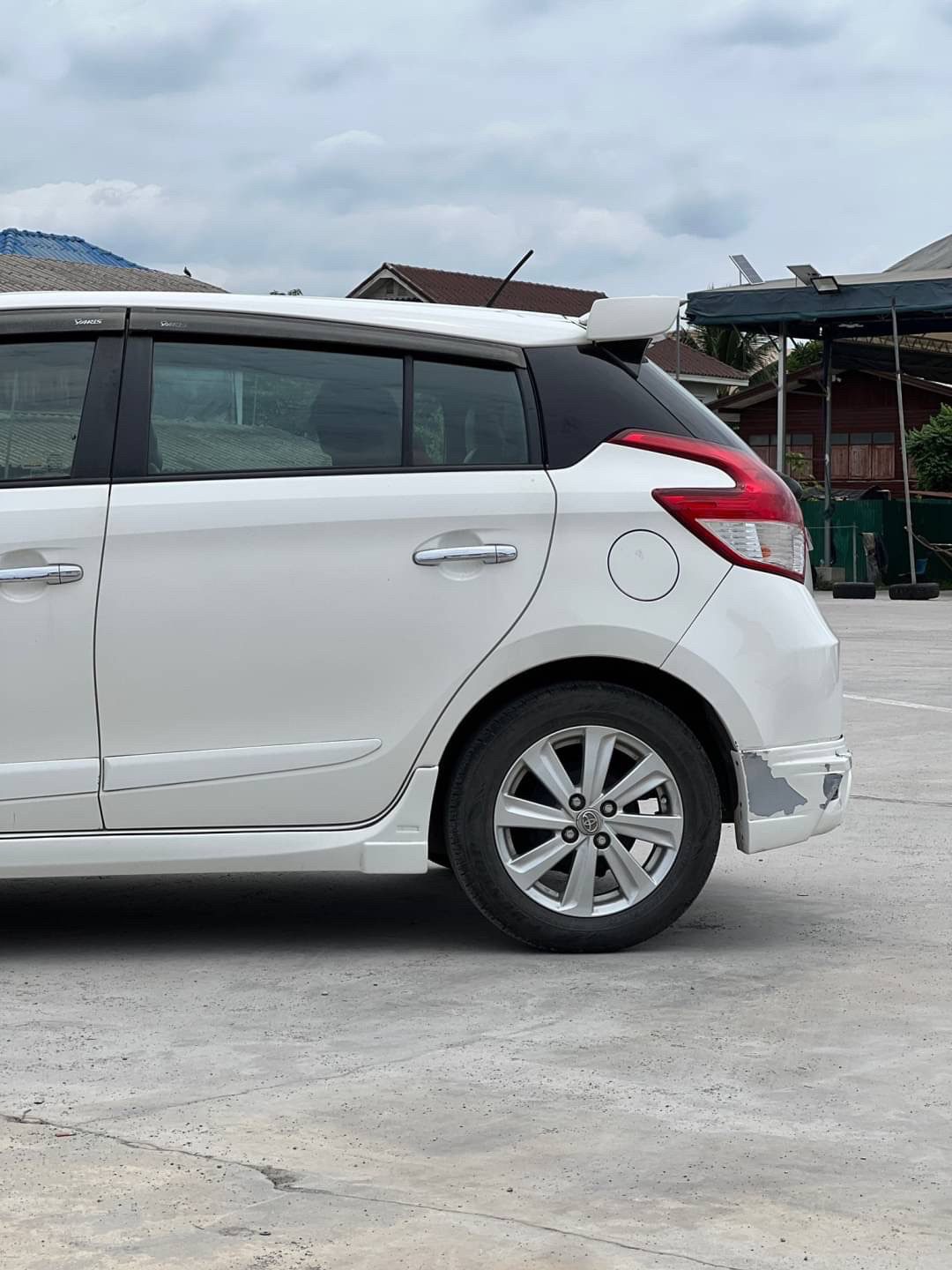 2015 TOYOTA YARIS 1.2G