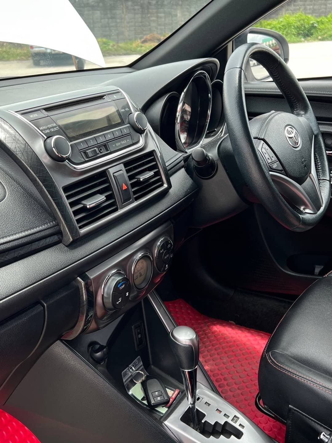 2015 TOYOTA YARIS 1.2G