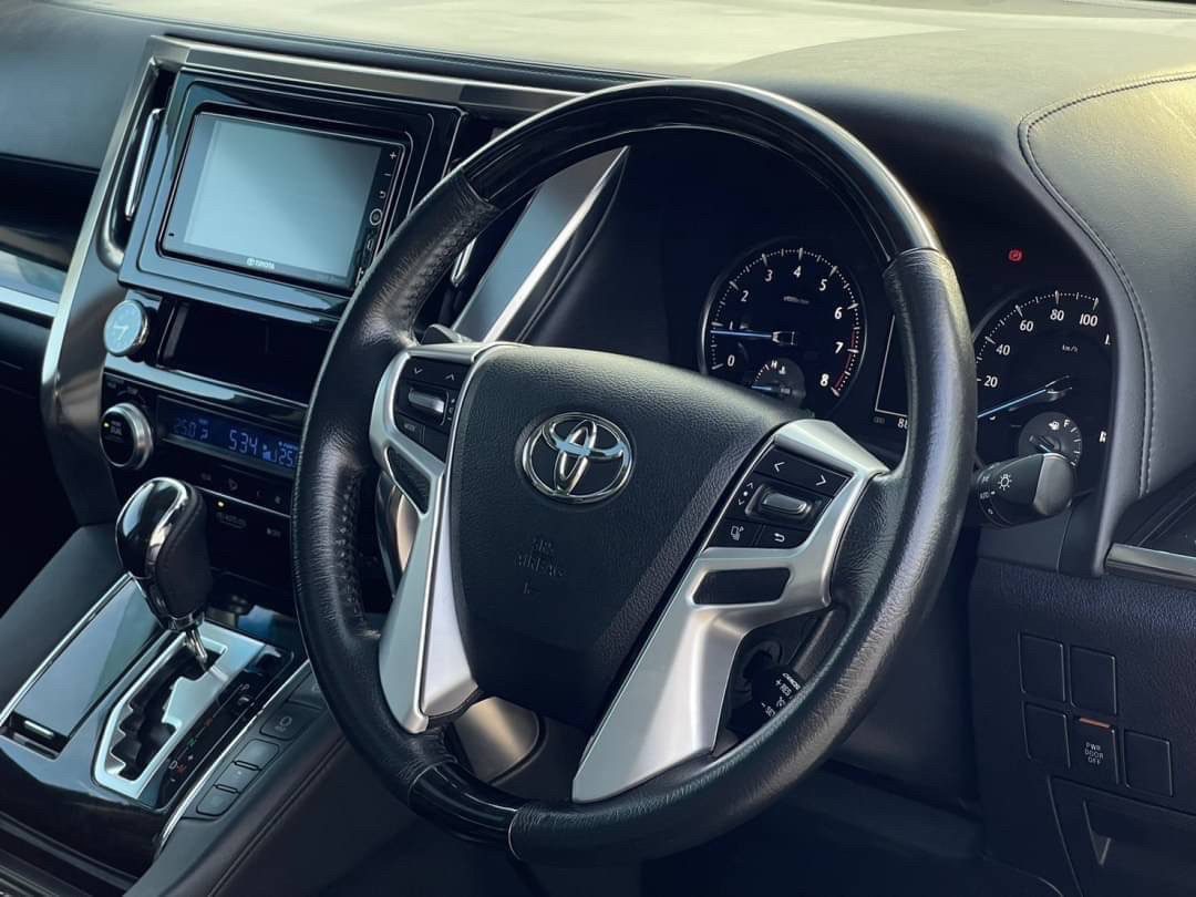 2015 Toyota Vellfire 2.5 ZG Edition