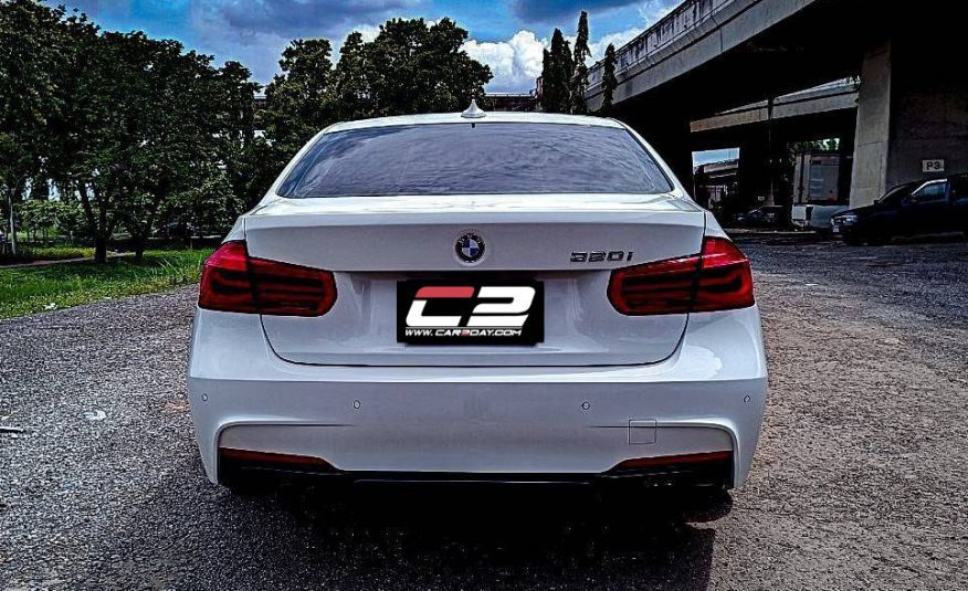 2016 BMW SERIES 3 320i