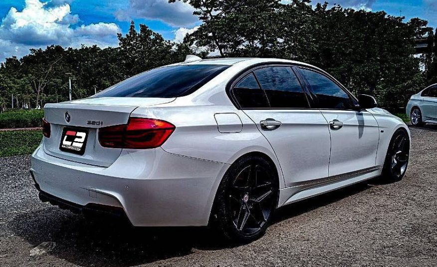 2016 BMW SERIES 3 320i