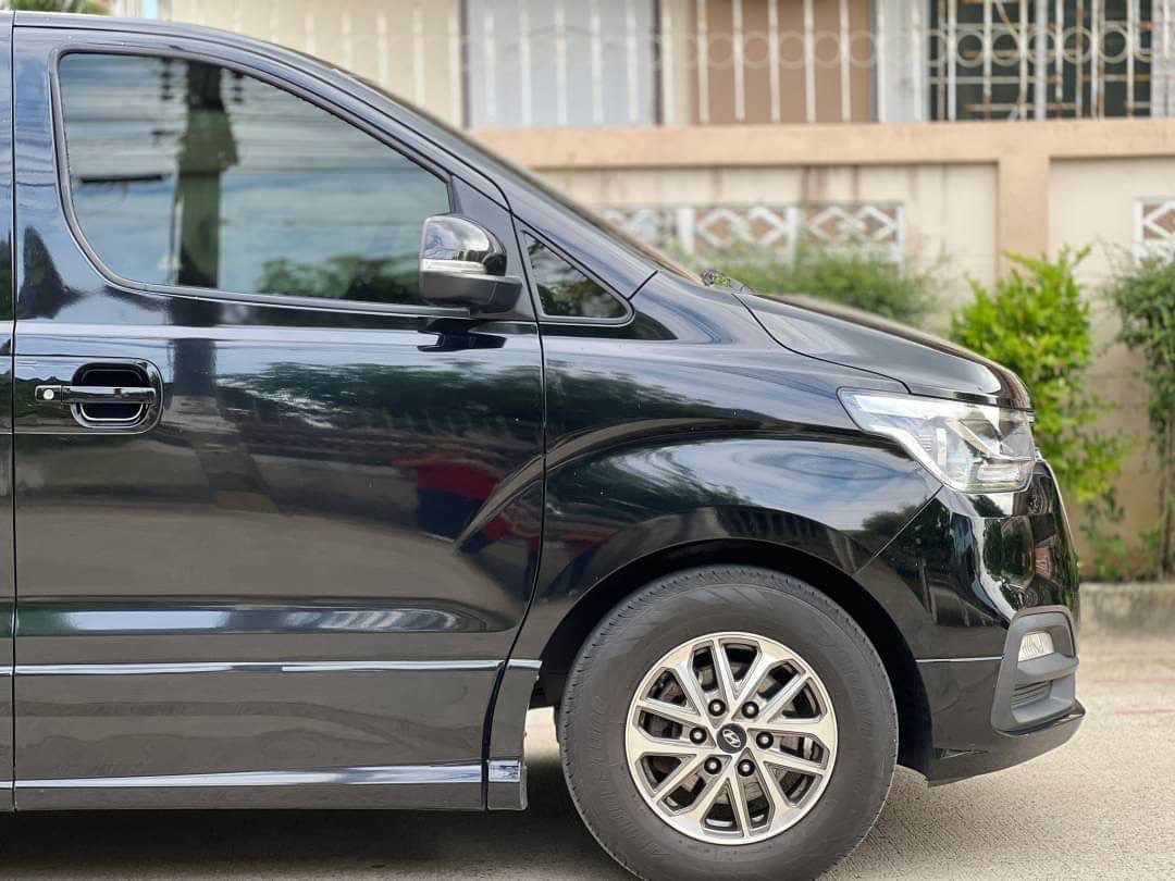 2019 Hyundai H-1 2.5 รุ่น Elite Van
