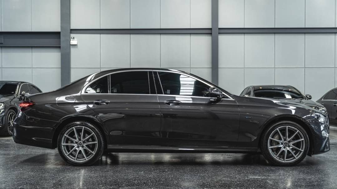 2021 Mercedes-Benz E300e AMG Dynamic Plug-in Hybrid (Facelift)
