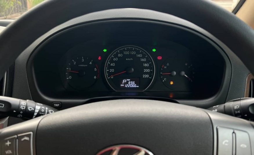 2019 Hyundai H-1 2.5 รุ่น Elite Van