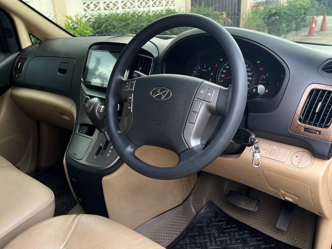 2019 Hyundai H-1 2.5 รุ่น Elite Van