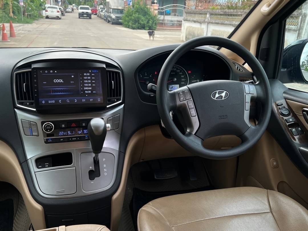 2019 Hyundai H-1 2.5 รุ่น Elite Van