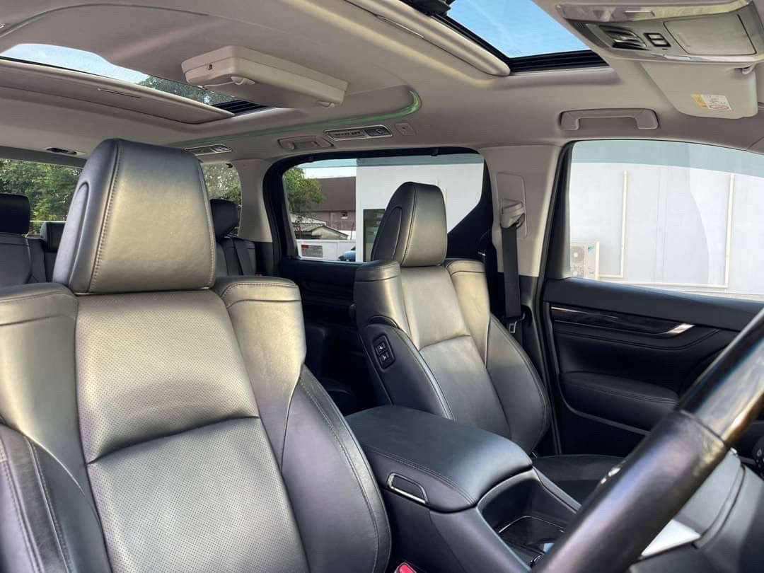 2015 Toyota Vellfire 2.5 ZG Edition