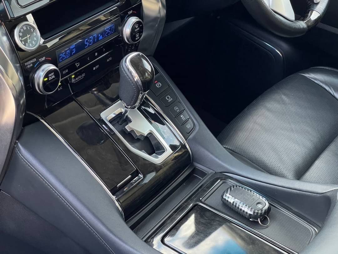 2015 Toyota Vellfire 2.5 ZG Edition