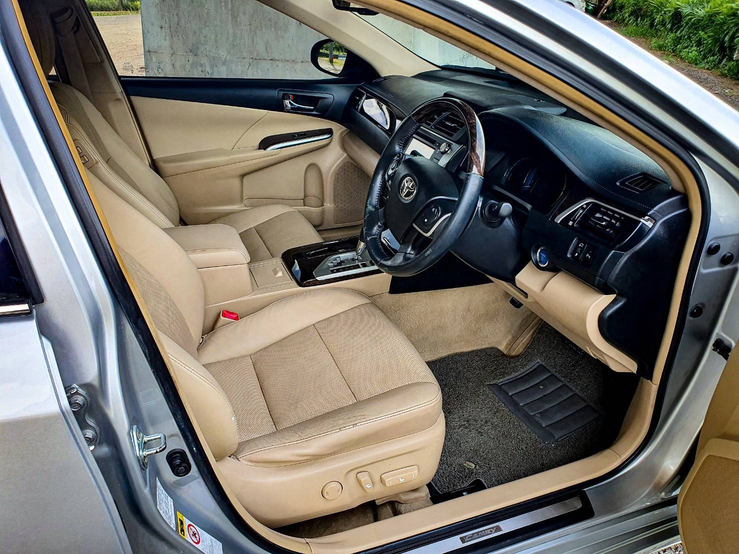 TOYOTA CAMRY 2.5 HV HYBRID DVD