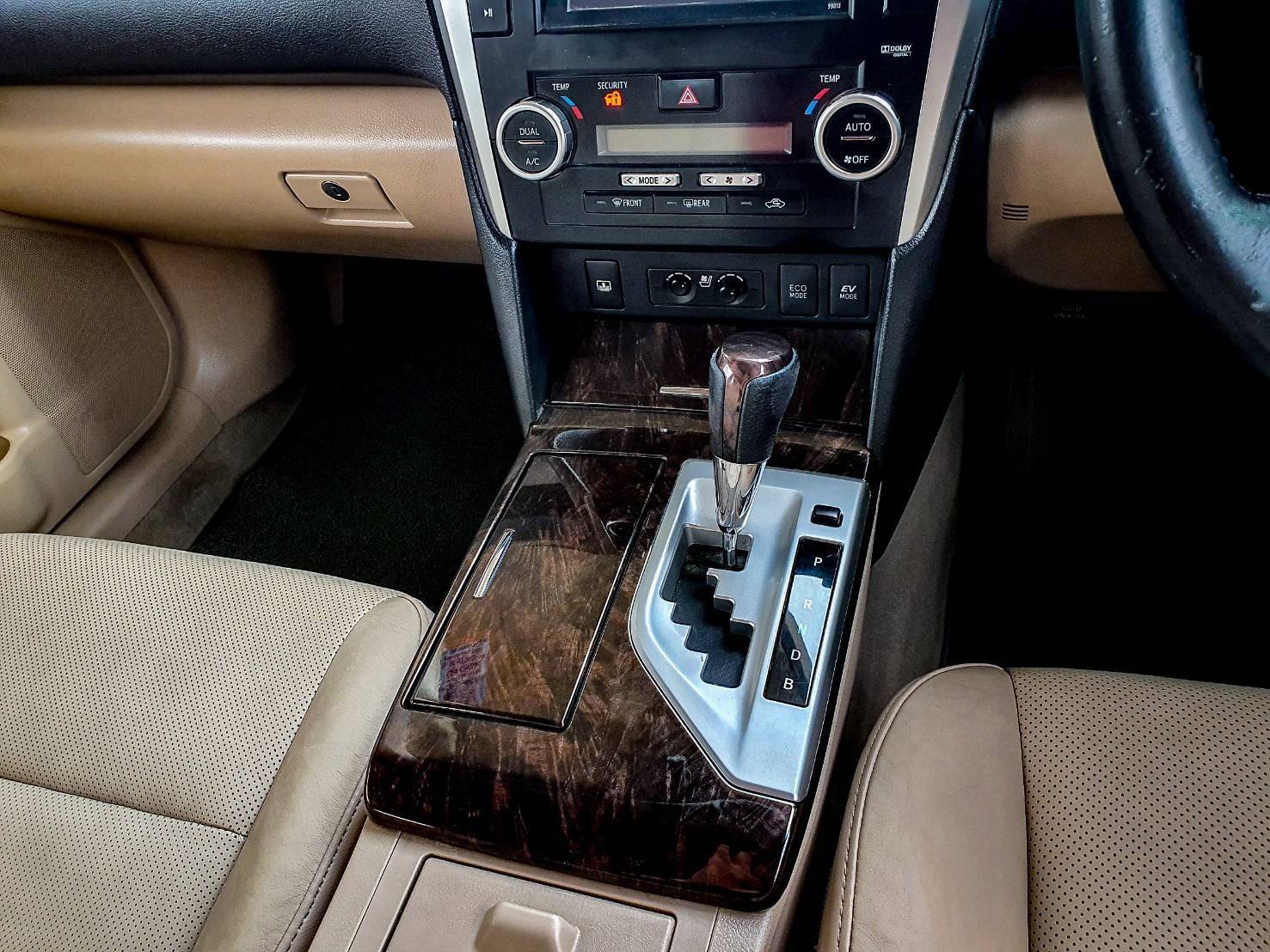 TOYOTA CAMRY 2.5 HV HYBRID DVD