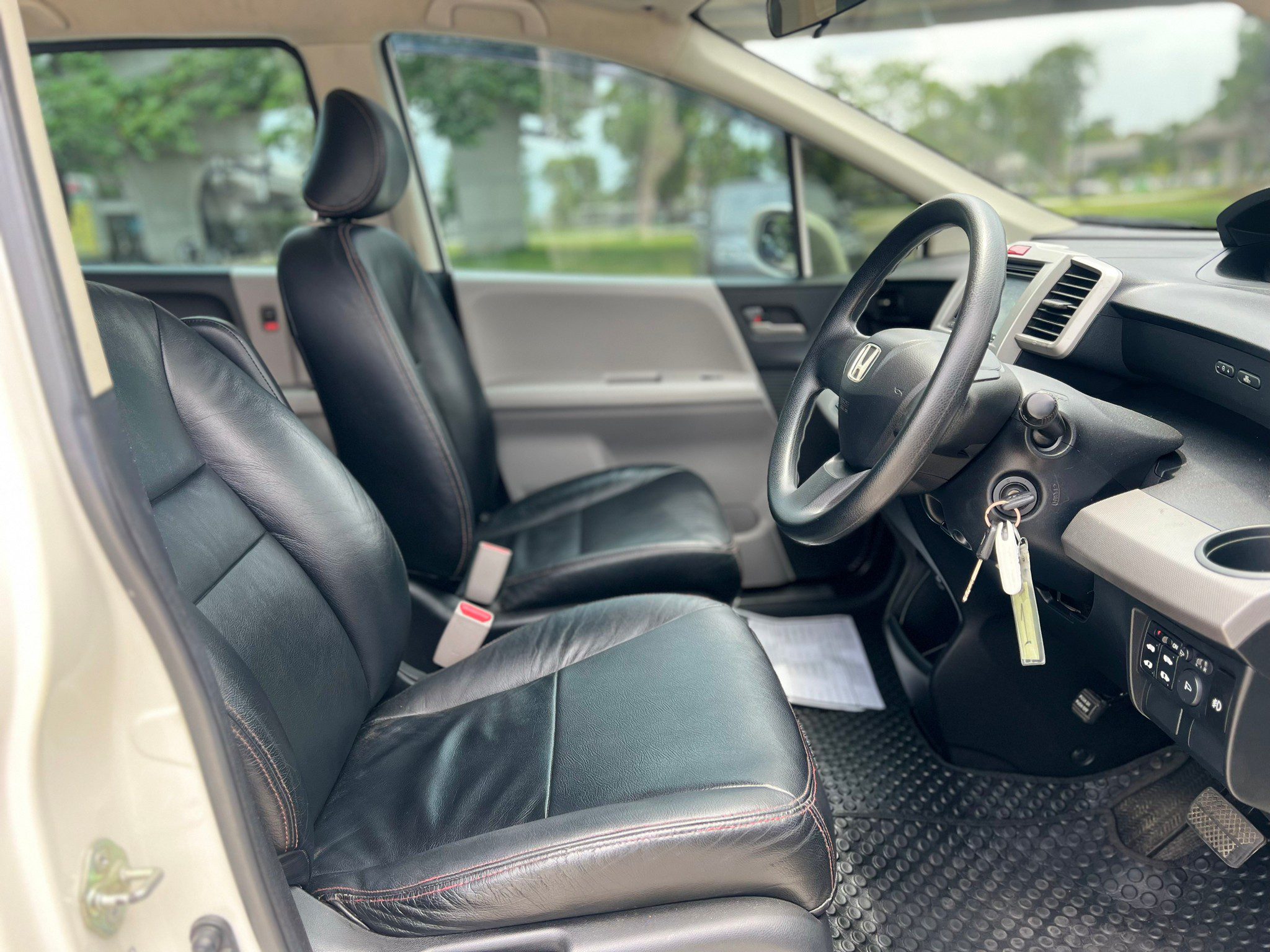 2011 HONDA FREED 1.5SE