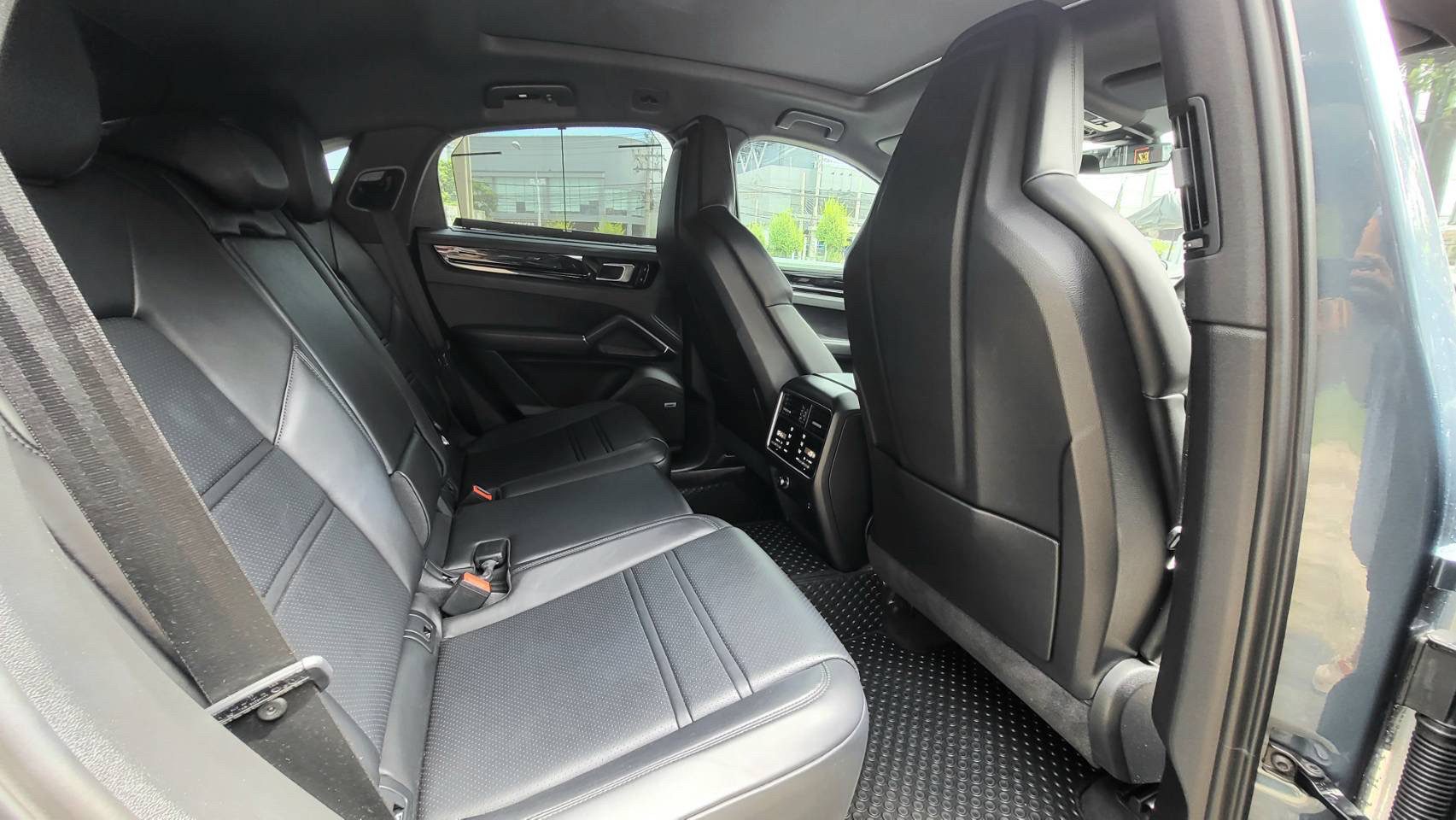2020 Porsche Cayenne e-hybrid Coupe