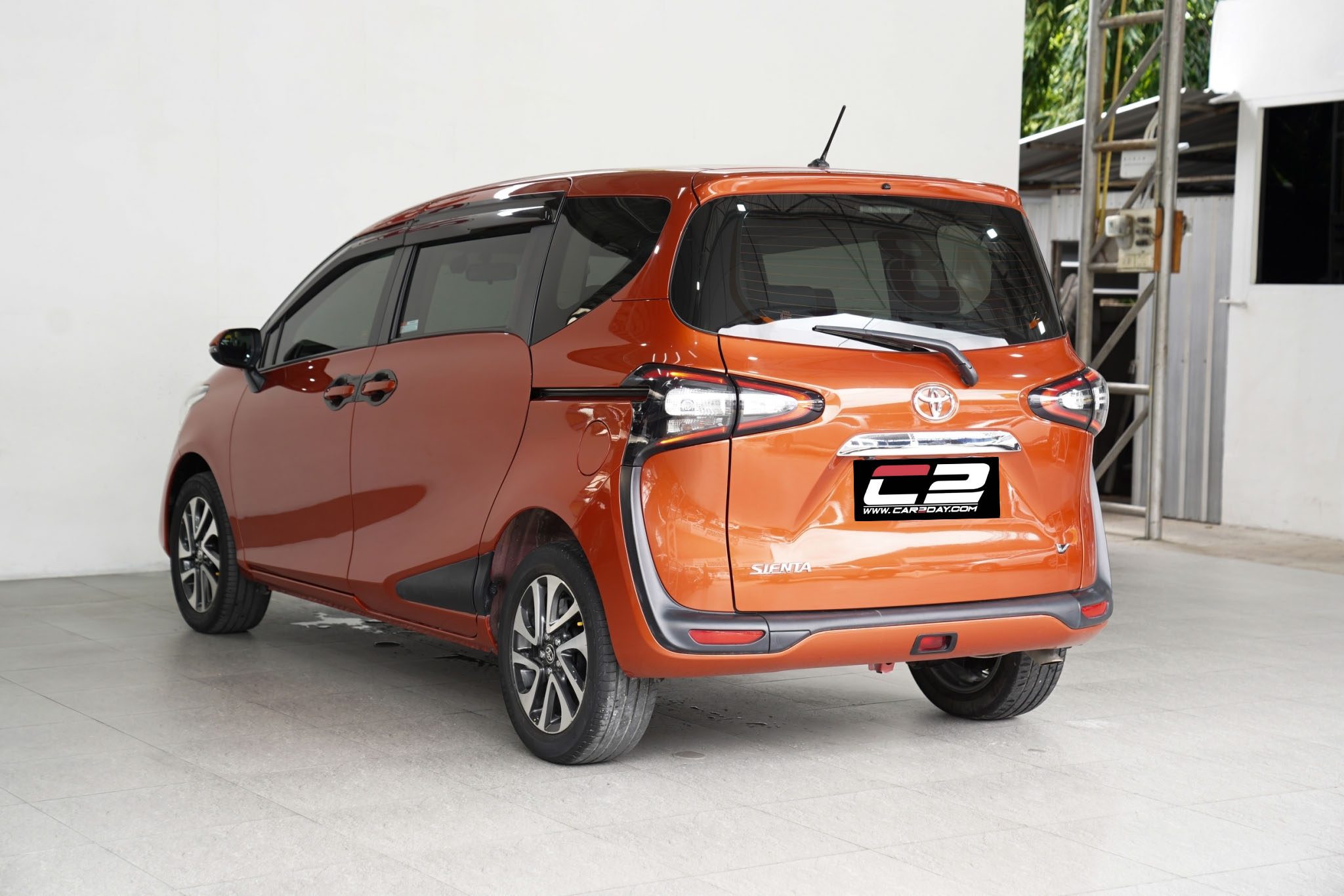 2018 TOYOTA SIENTA 1.5 V AT