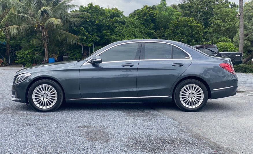 2015 Mercedes Benz C300 Exclusive Bluetec Hybrid