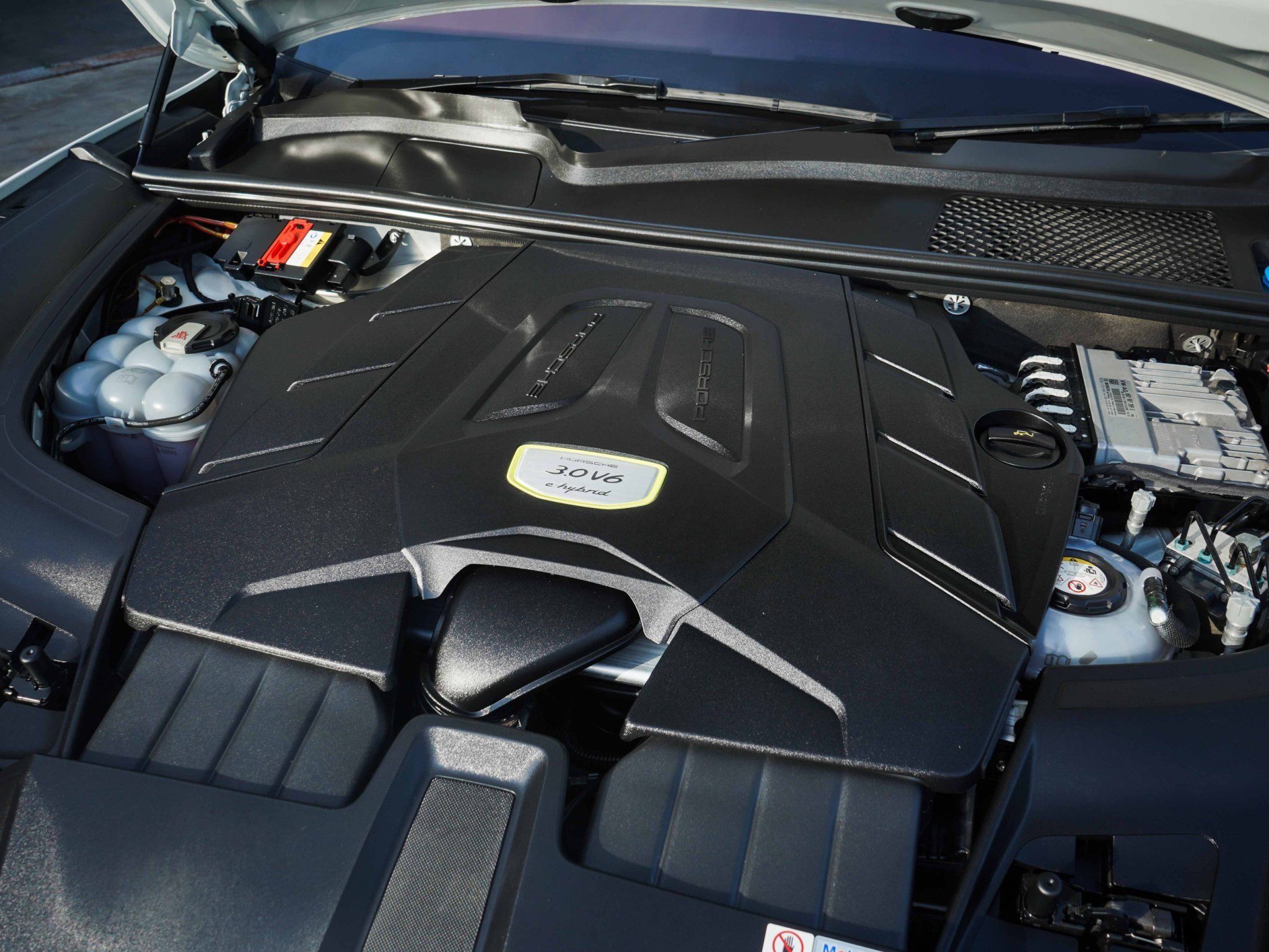 2020 Porsche Cayenne Coupe E-hybrid