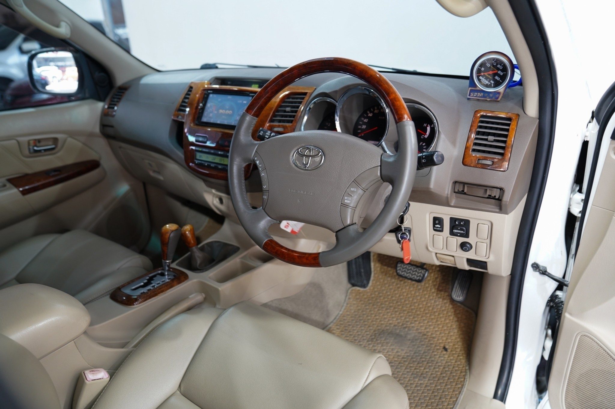2005 TOYOTA FORTUNER 3.0 V AT