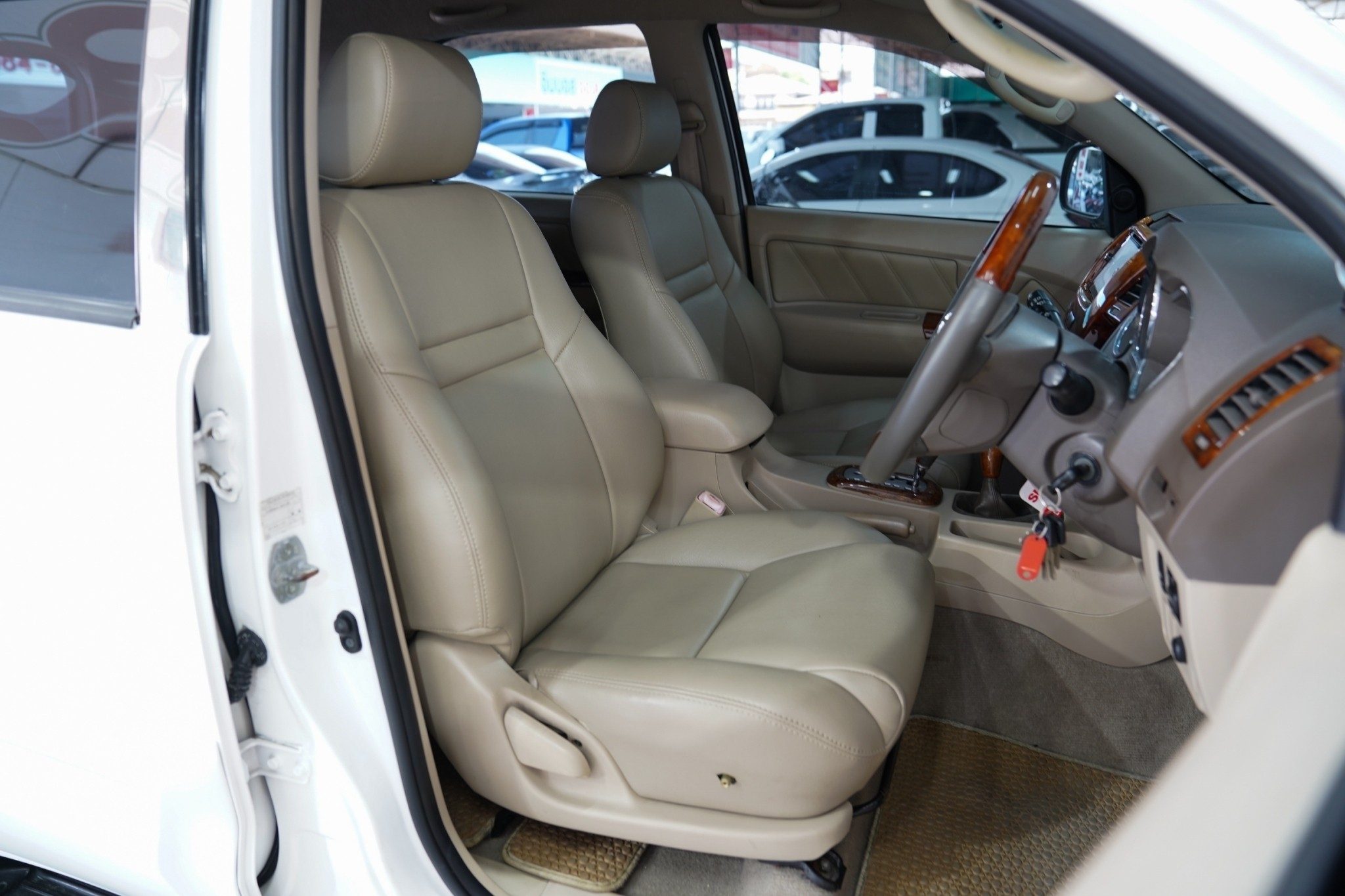 2005 TOYOTA FORTUNER 3.0 V AT