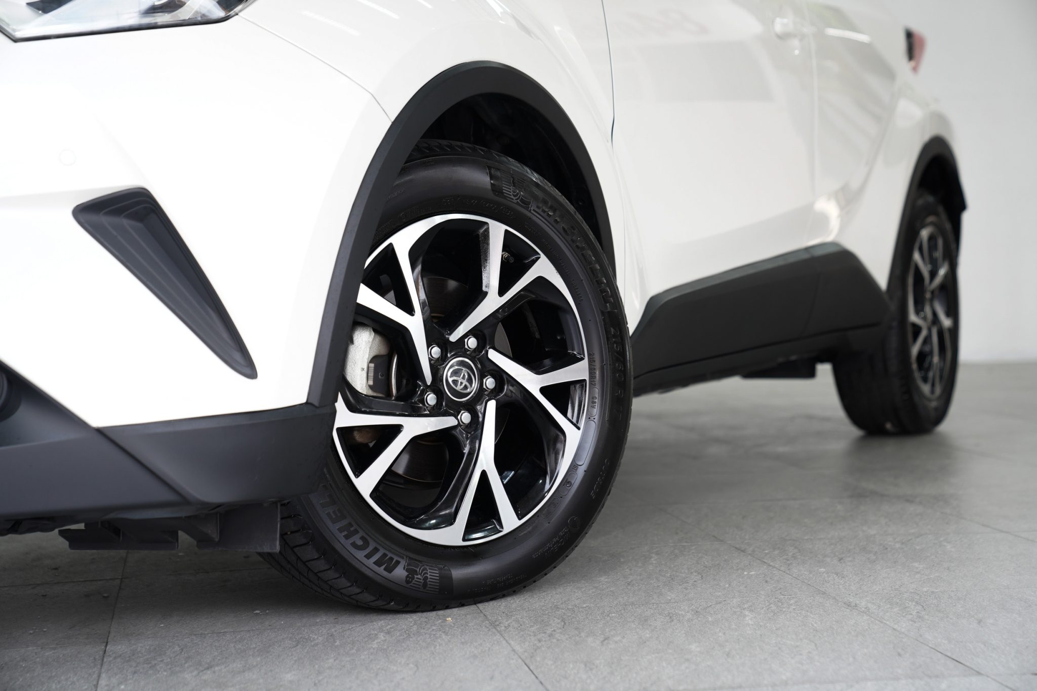 2019 TOYOTA CHR 1.8 Entry AT