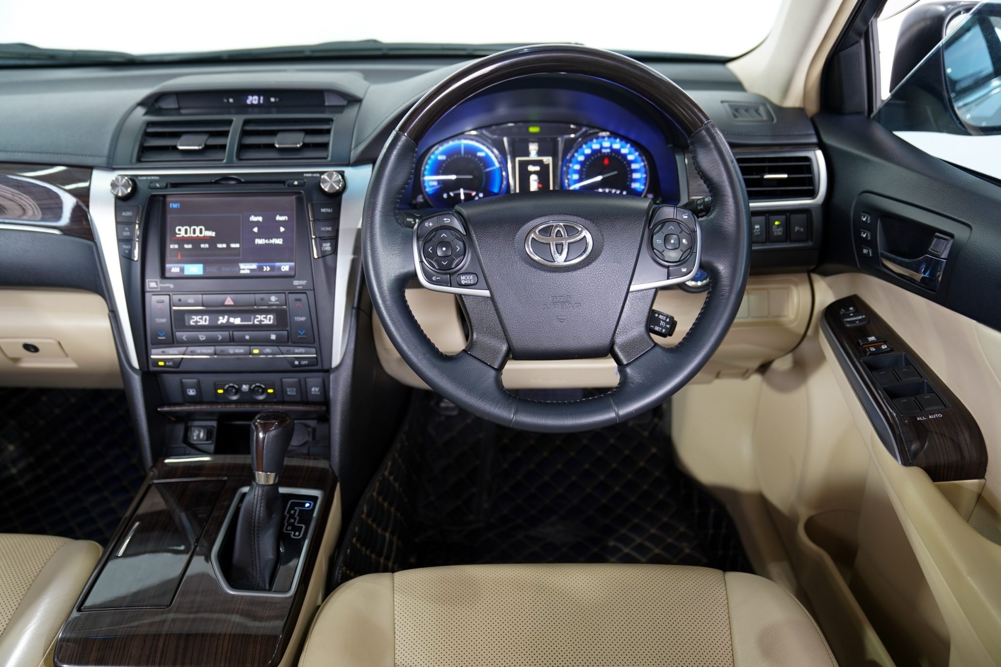 2016 TOYOTA CAMRY 2.5 HYBRID AT