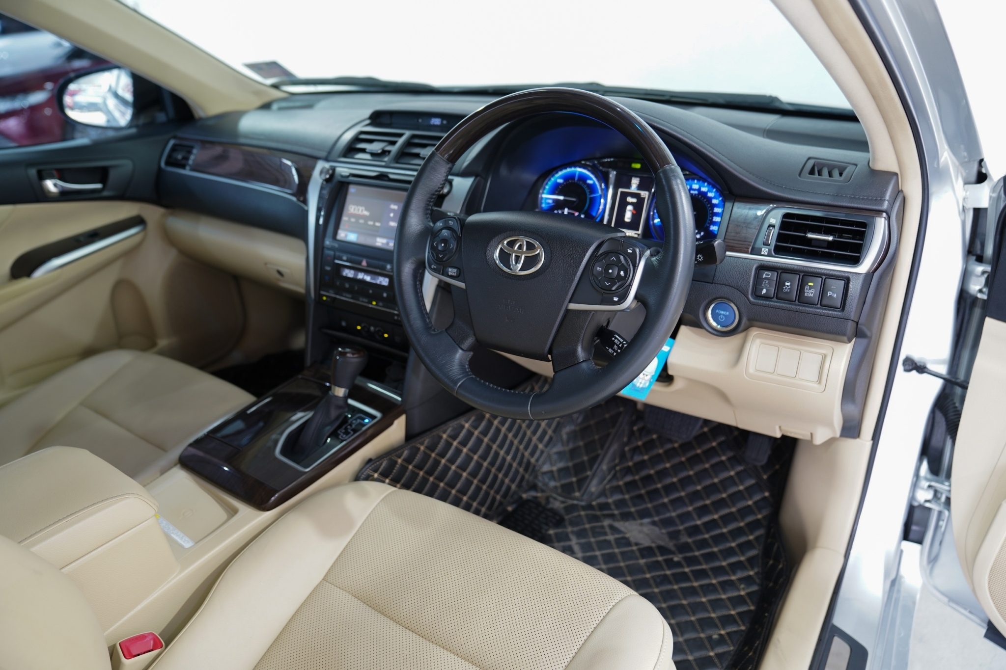 2016 TOYOTA CAMRY 2.5 HYBRID AT