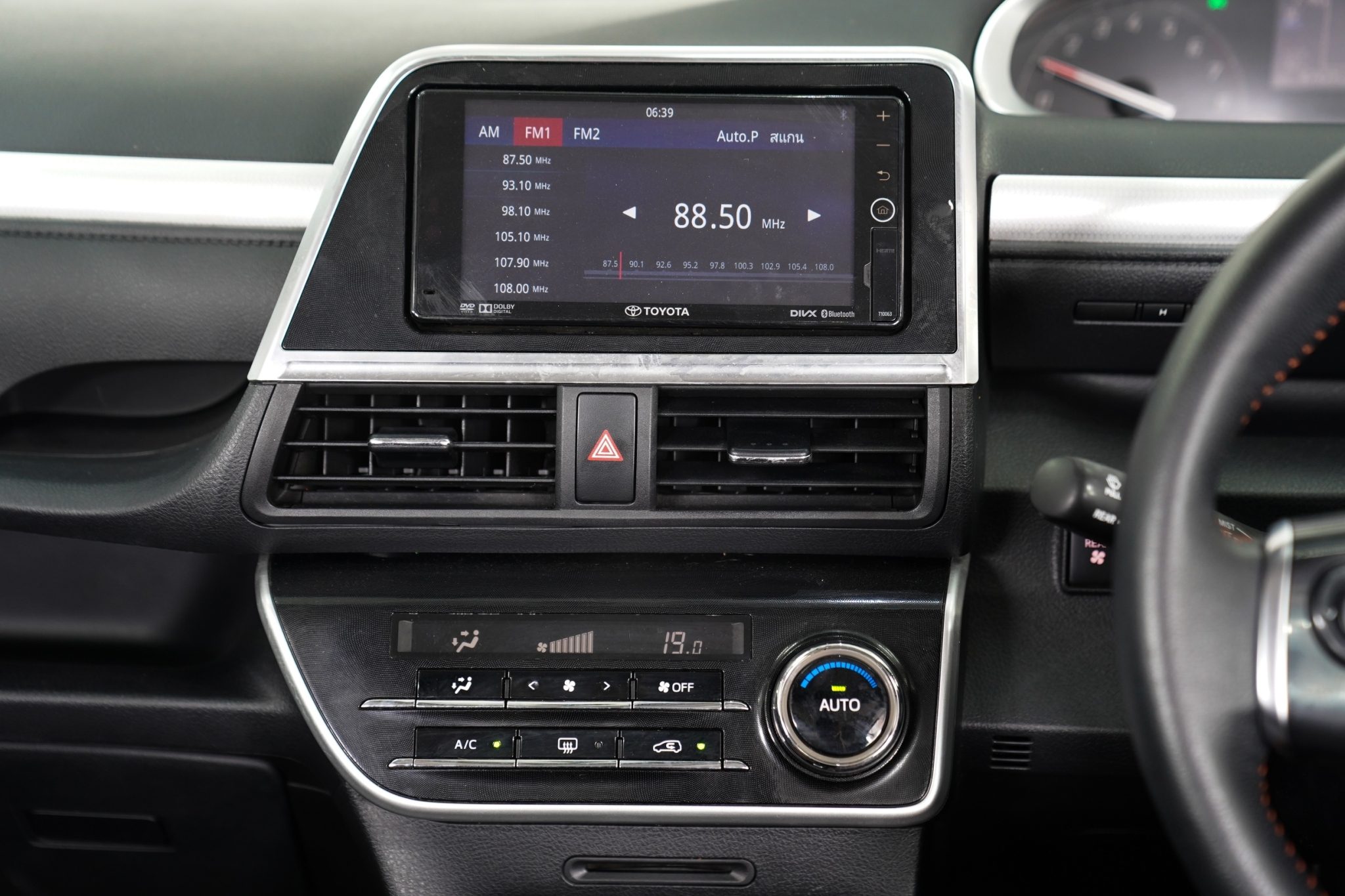 2018 TOYOTA SIENTA 1.5 V AT