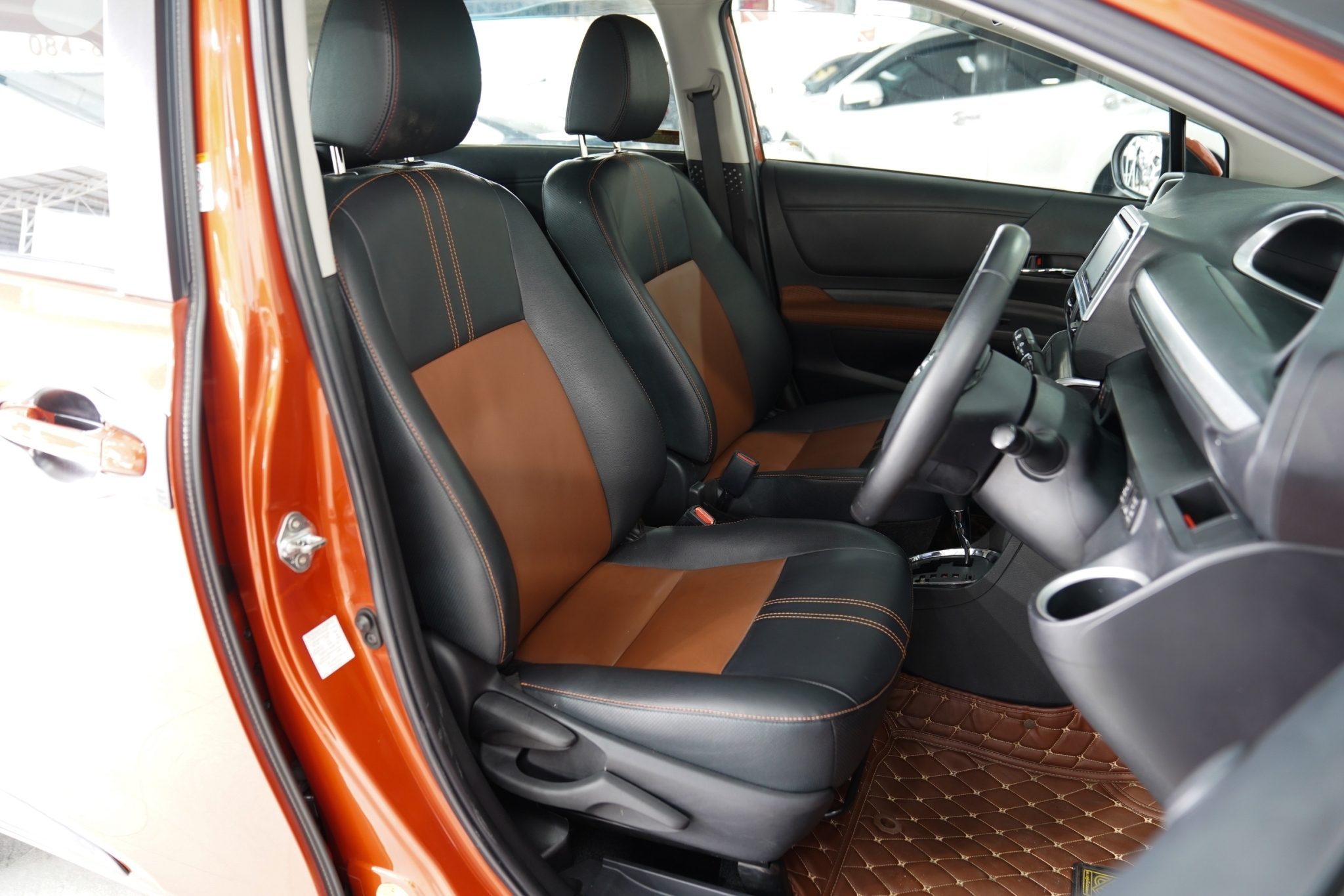 2018 TOYOTA SIENTA 1.5 V AT