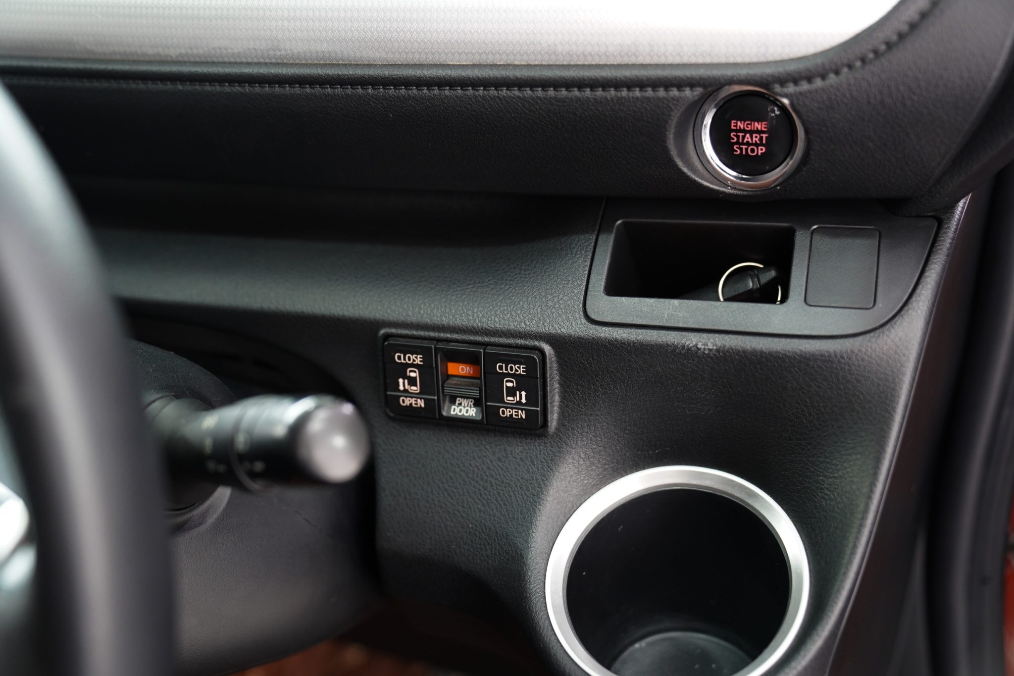 2018 TOYOTA SIENTA 1.5 V AT