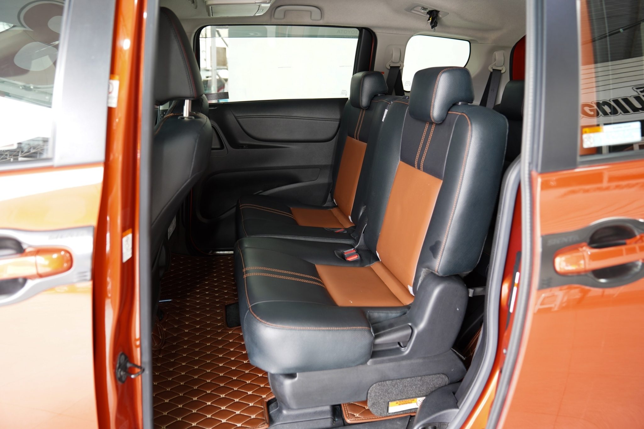 2018 TOYOTA SIENTA 1.5 V AT