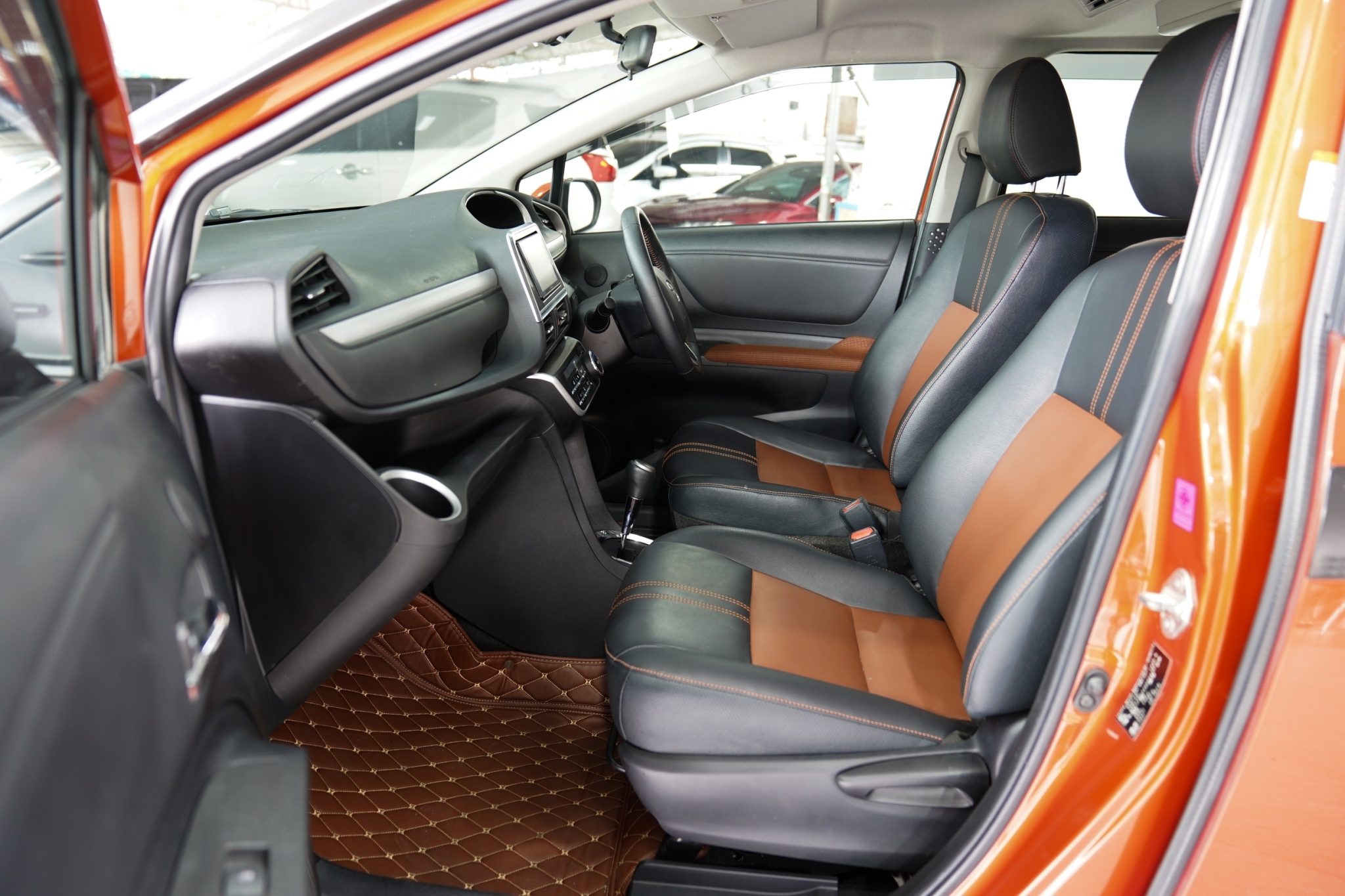 2018 TOYOTA SIENTA 1.5 V AT