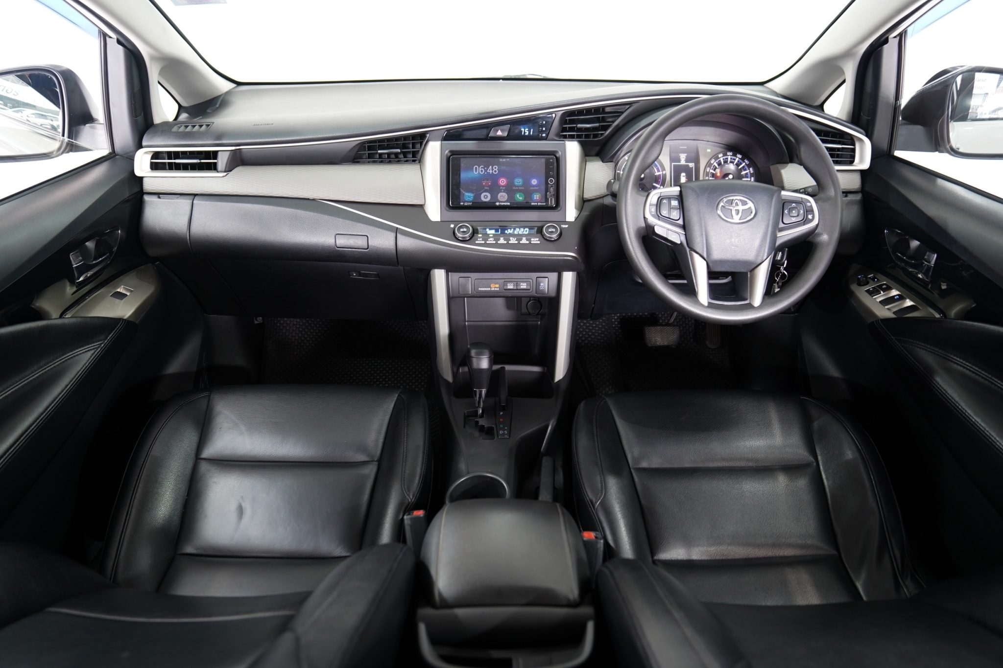2018 TOYOTA INNOVA 2.8 G AT