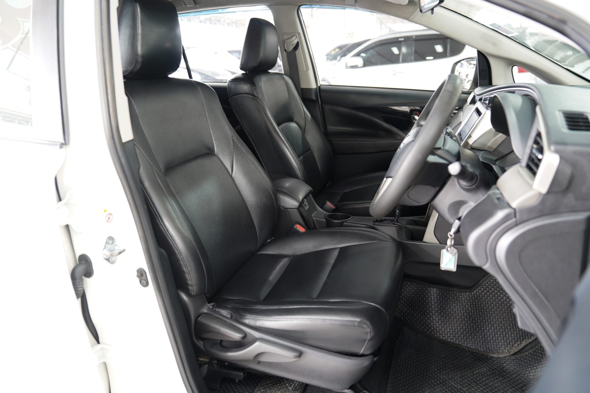 2018 TOYOTA INNOVA 2.8 G AT