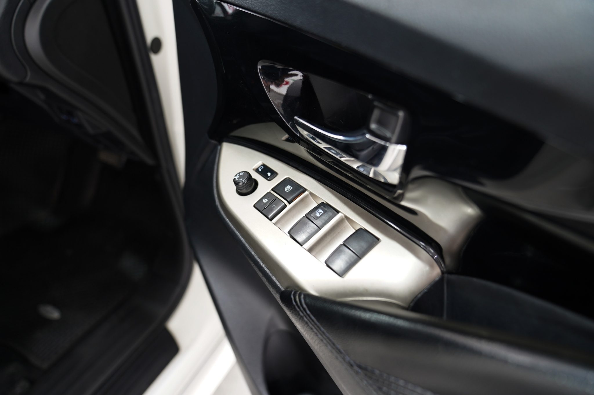 2018 TOYOTA INNOVA 2.8 G AT