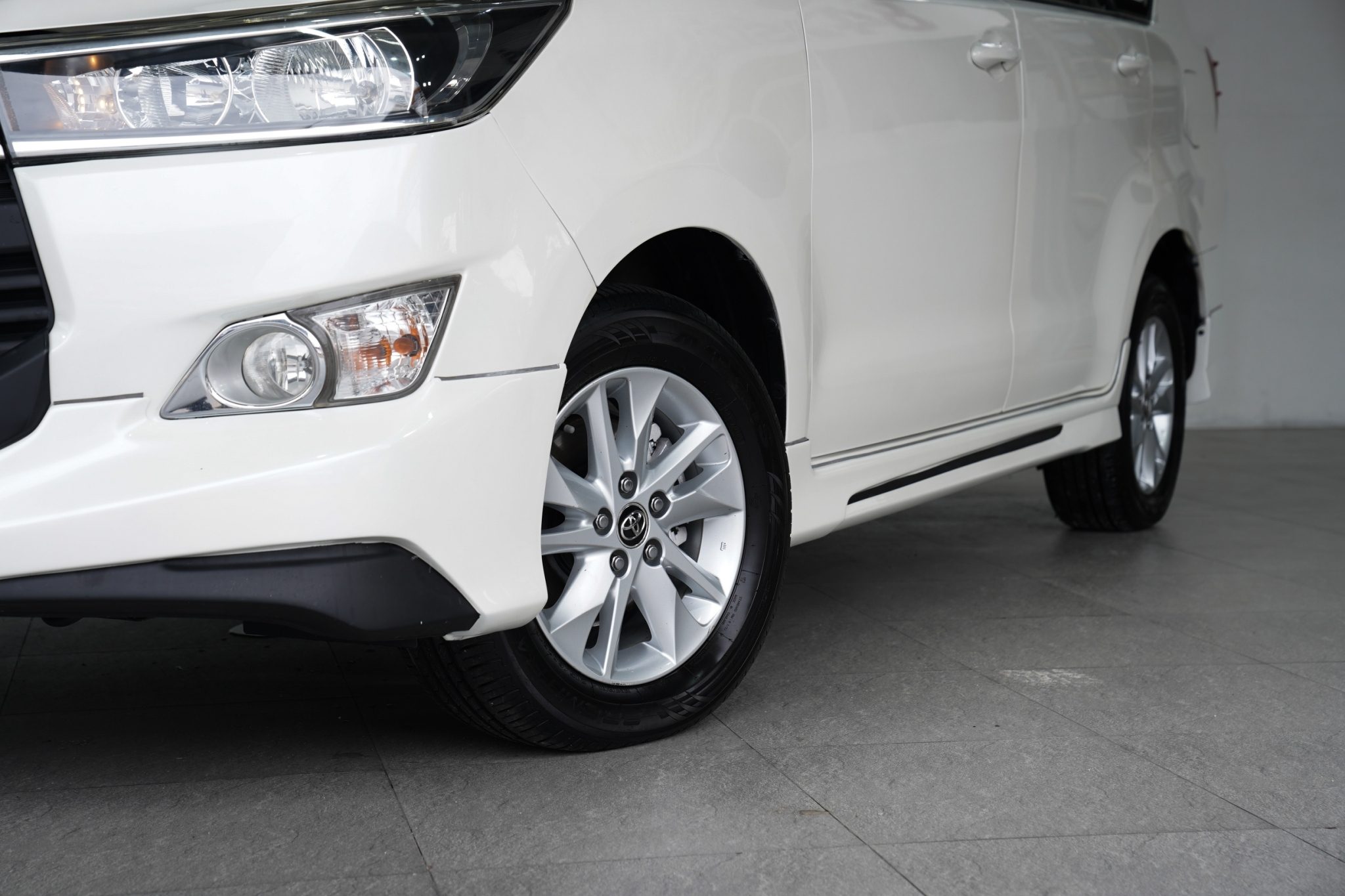 2018 TOYOTA INNOVA 2.8 G AT
