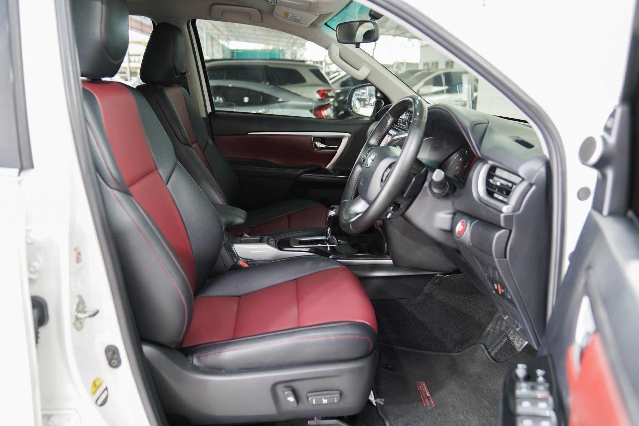 2016 TOYOTA FORTUNER 2.8 TRD SPORTIVO AT