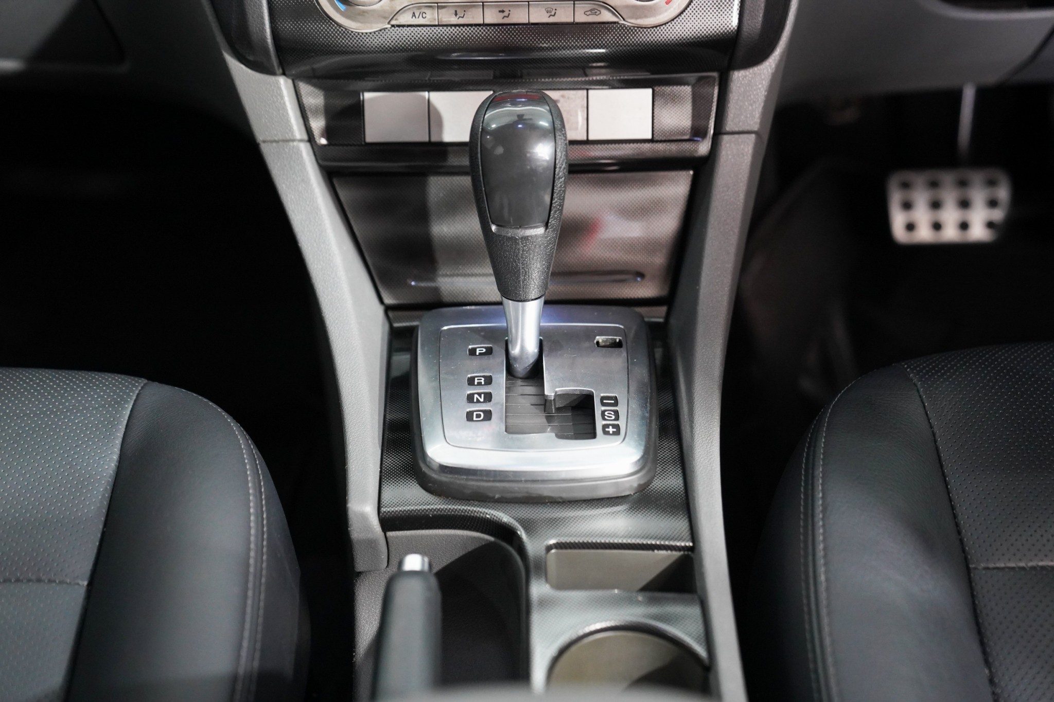 FORD FOCUS 2.0 S AT