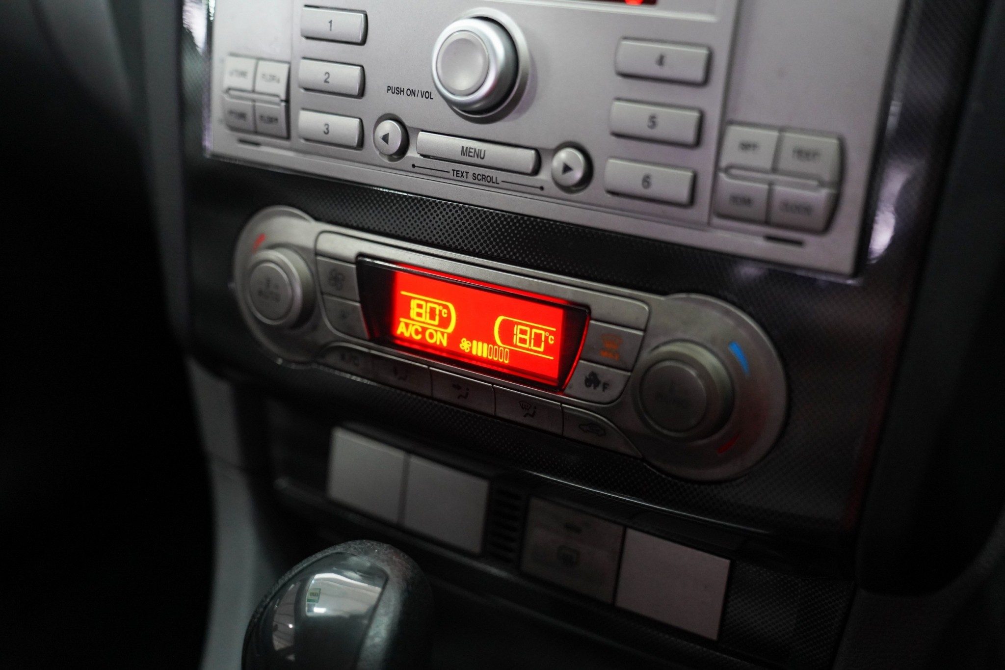 FORD FOCUS 2.0 S AT