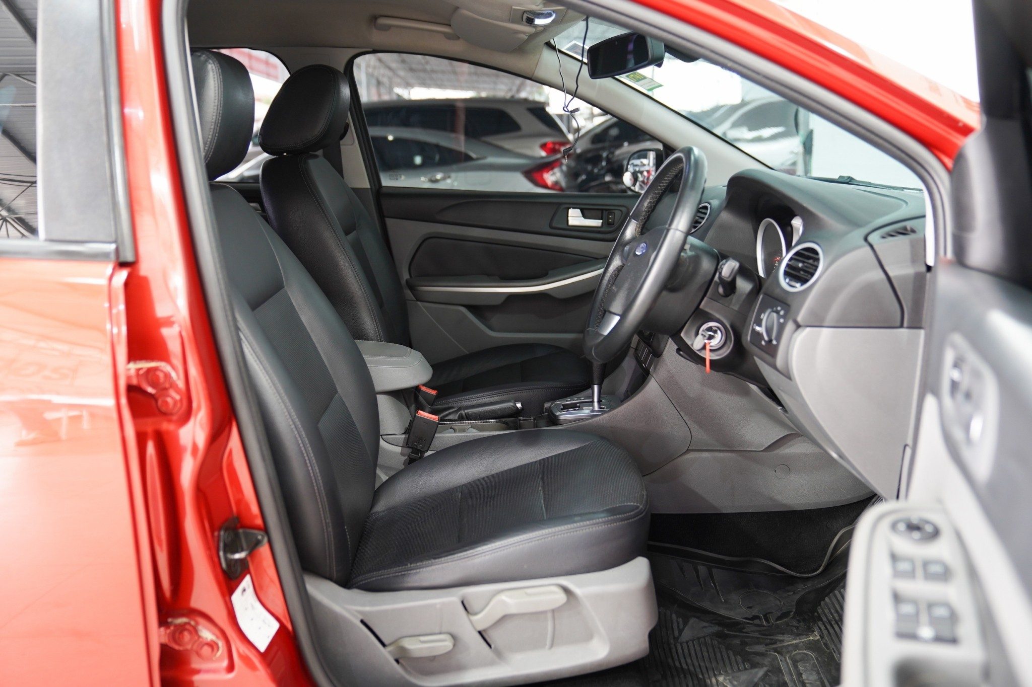 FORD FOCUS 2.0 S AT