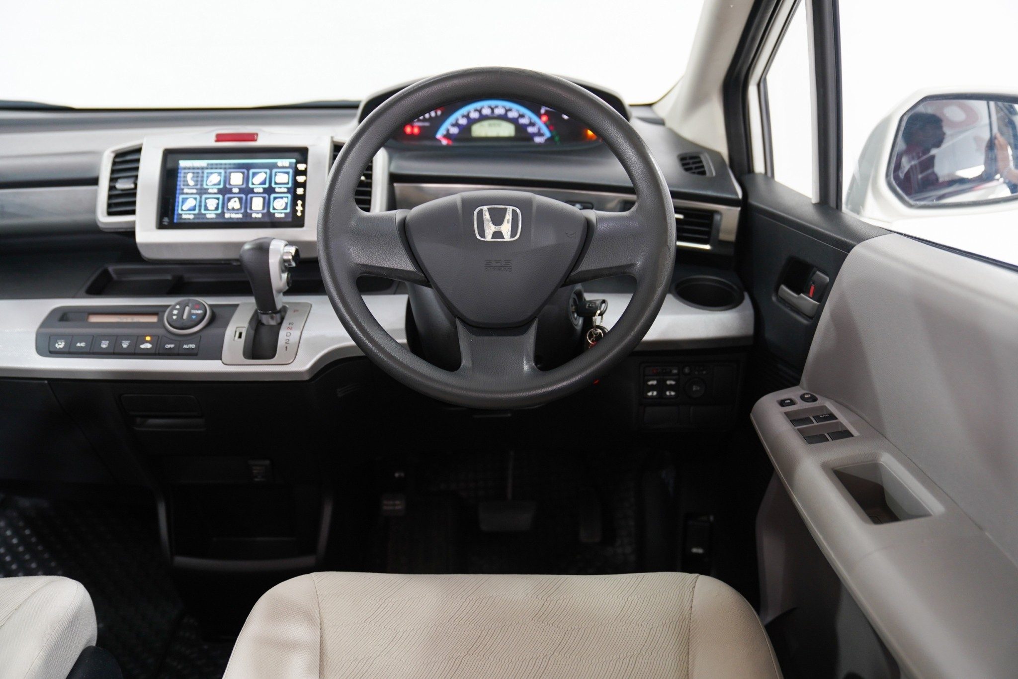 2010 HONDA FREED 1.5 E AT