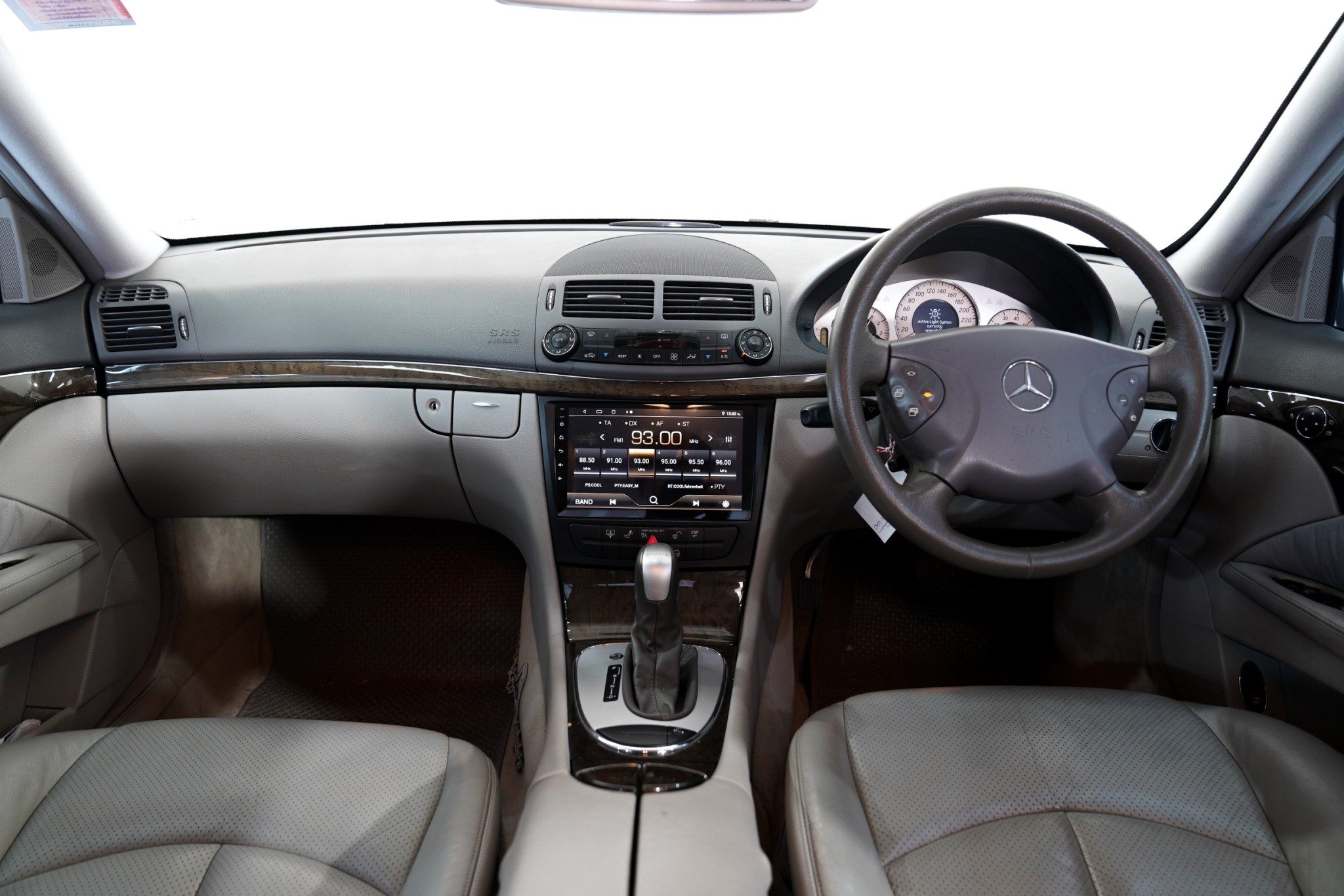 2005 BENZ E280 3.0 AVANTGARDE AT
