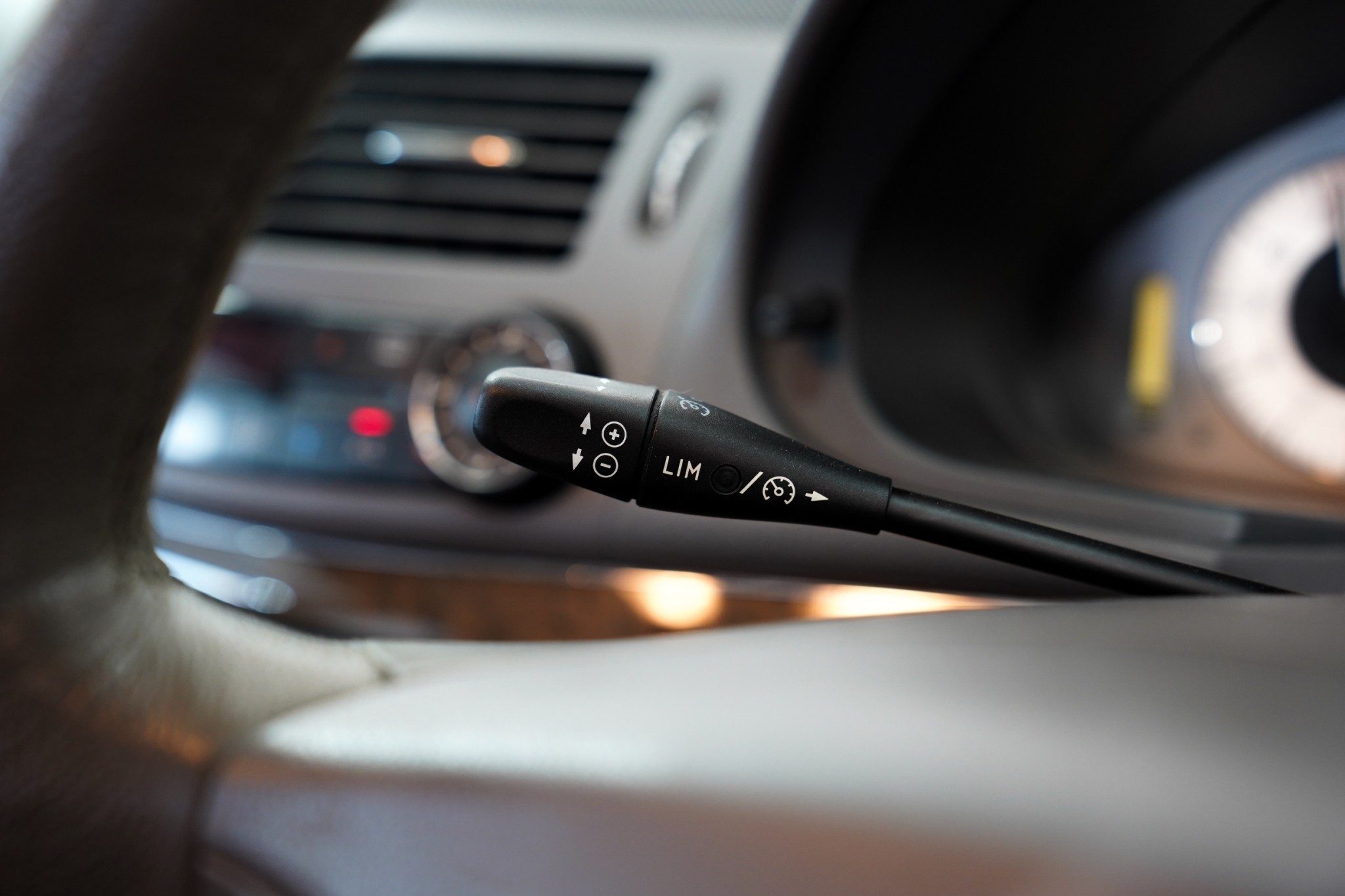 2005 BENZ E280 3.0 AVANTGARDE AT