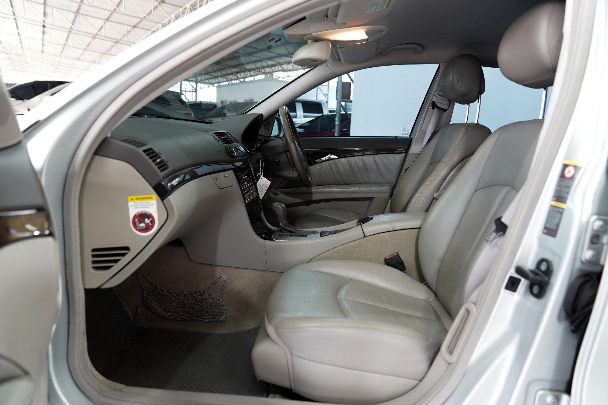 2005 BENZ E280 3.0 AVANTGARDE AT